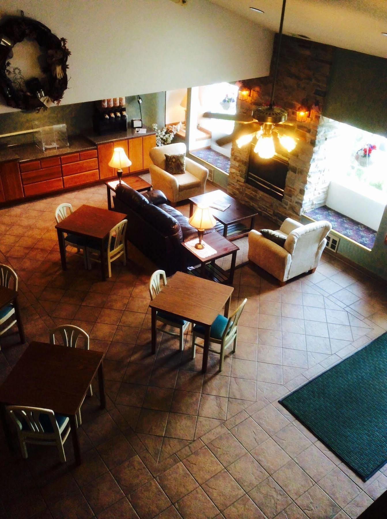 Forty Club Inn Deerwood Exterior photo